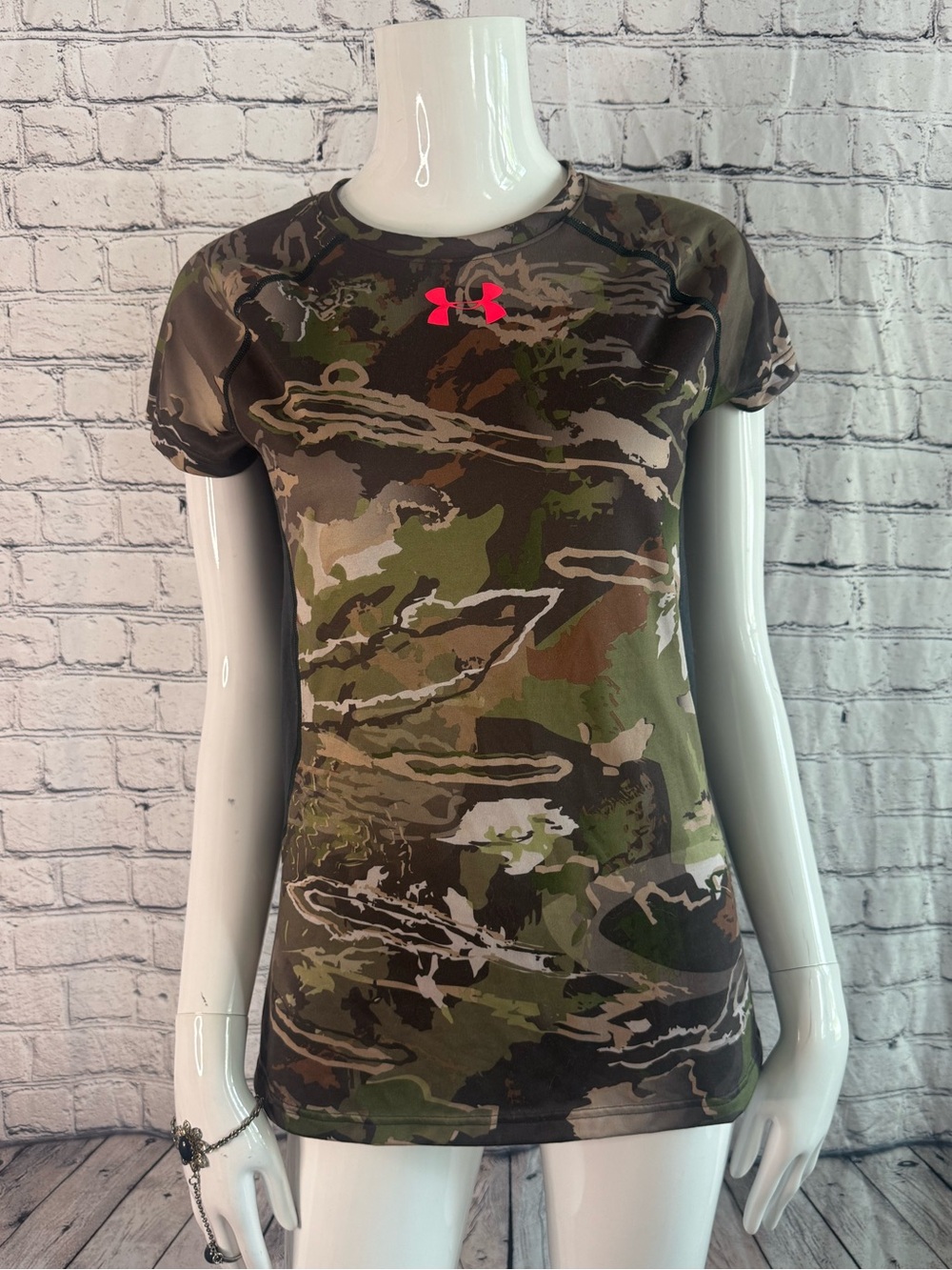 Under Armour Women’s Camo Short Sleeve Performance Tee